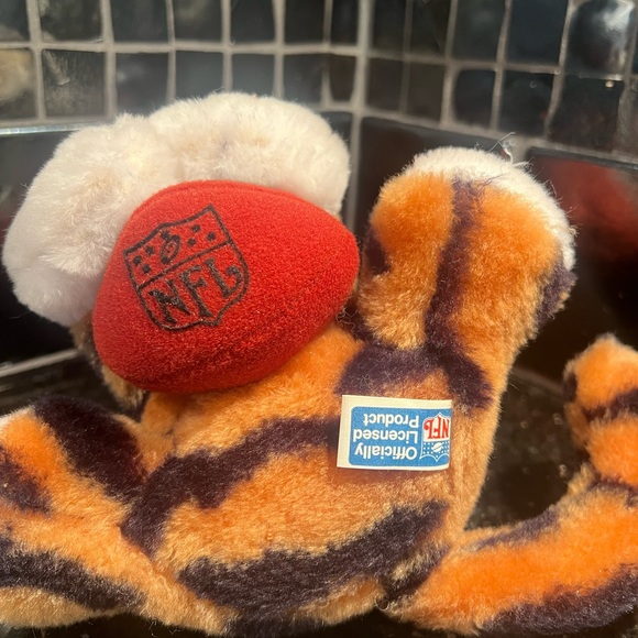 Vintage 1983 NFL Cincinnati Bengals Plush Mascot "Huddles" - Picture 3 of 3